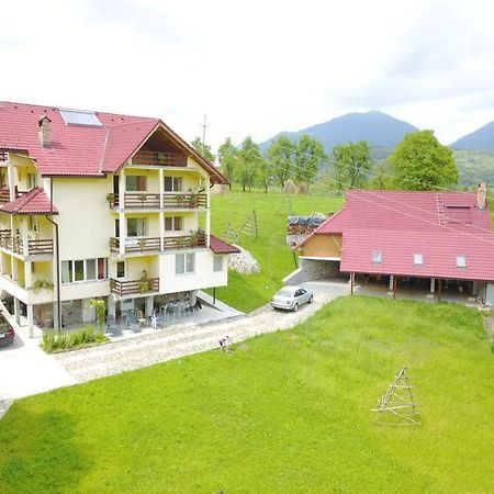 Pensiunea Tiuta Hotel Corbeni Luaran gambar
