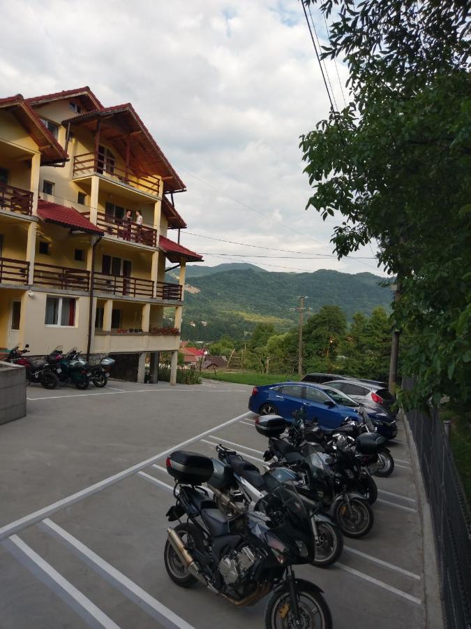 Pensiunea Tiuta Hotel Corbeni Luaran gambar