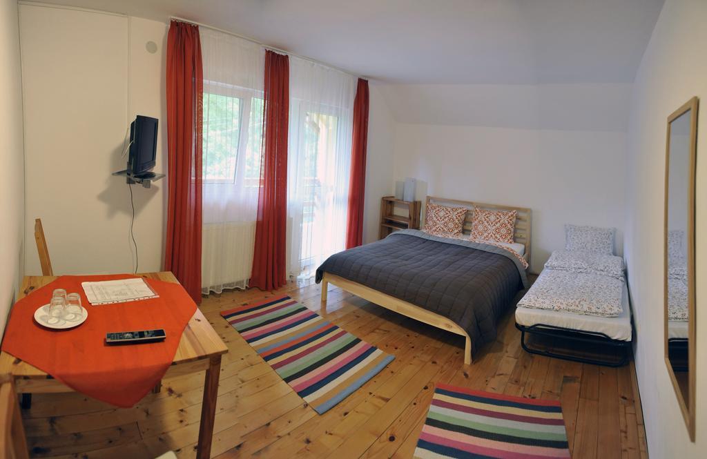 Pensiunea Tiuta Hotel Corbeni Luaran gambar