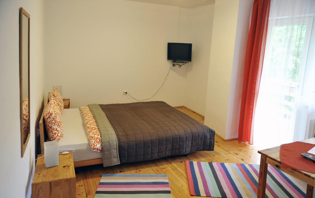 Pensiunea Tiuta Hotel Corbeni Luaran gambar