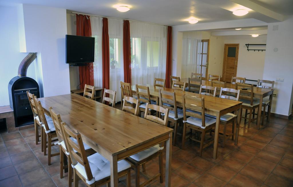 Pensiunea Tiuta Hotel Corbeni Luaran gambar